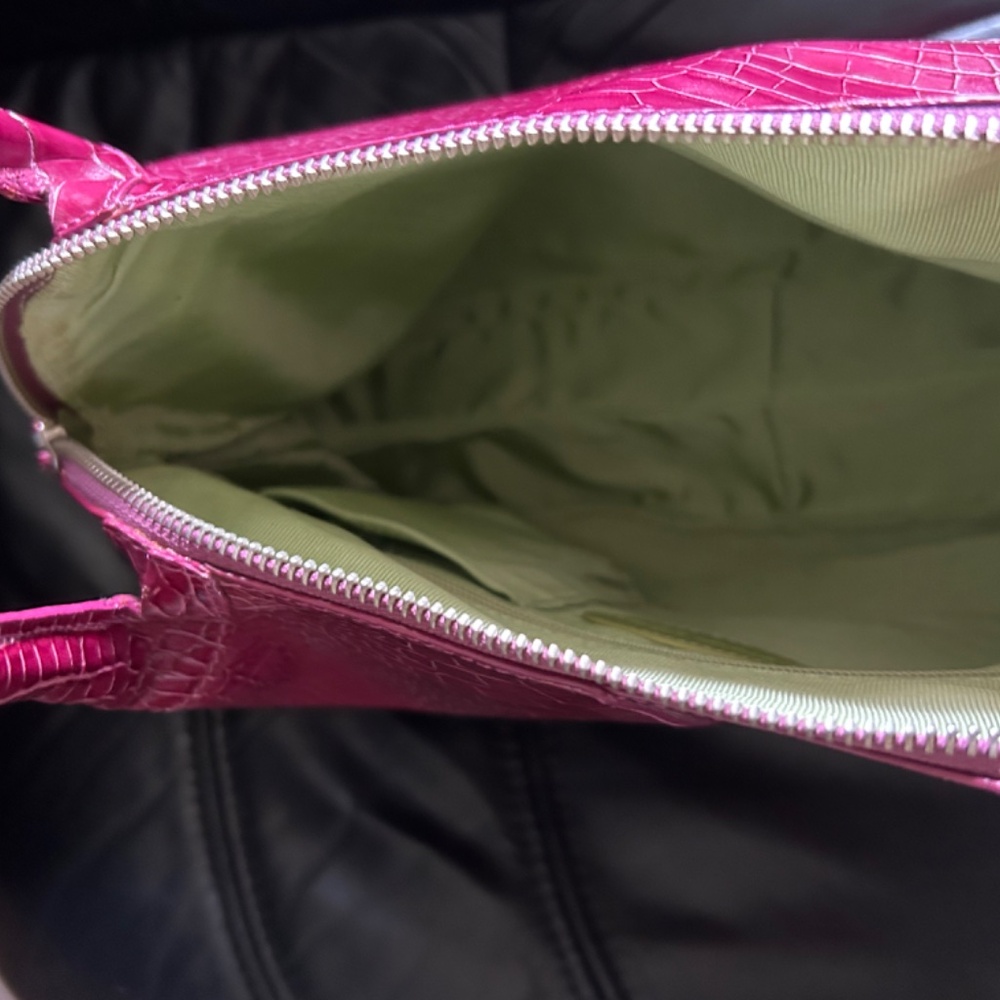 Fuchsia Leather Purse by Donna Dixon, Medium Size, Metal zipper, Brand New - Picture 13 of 16